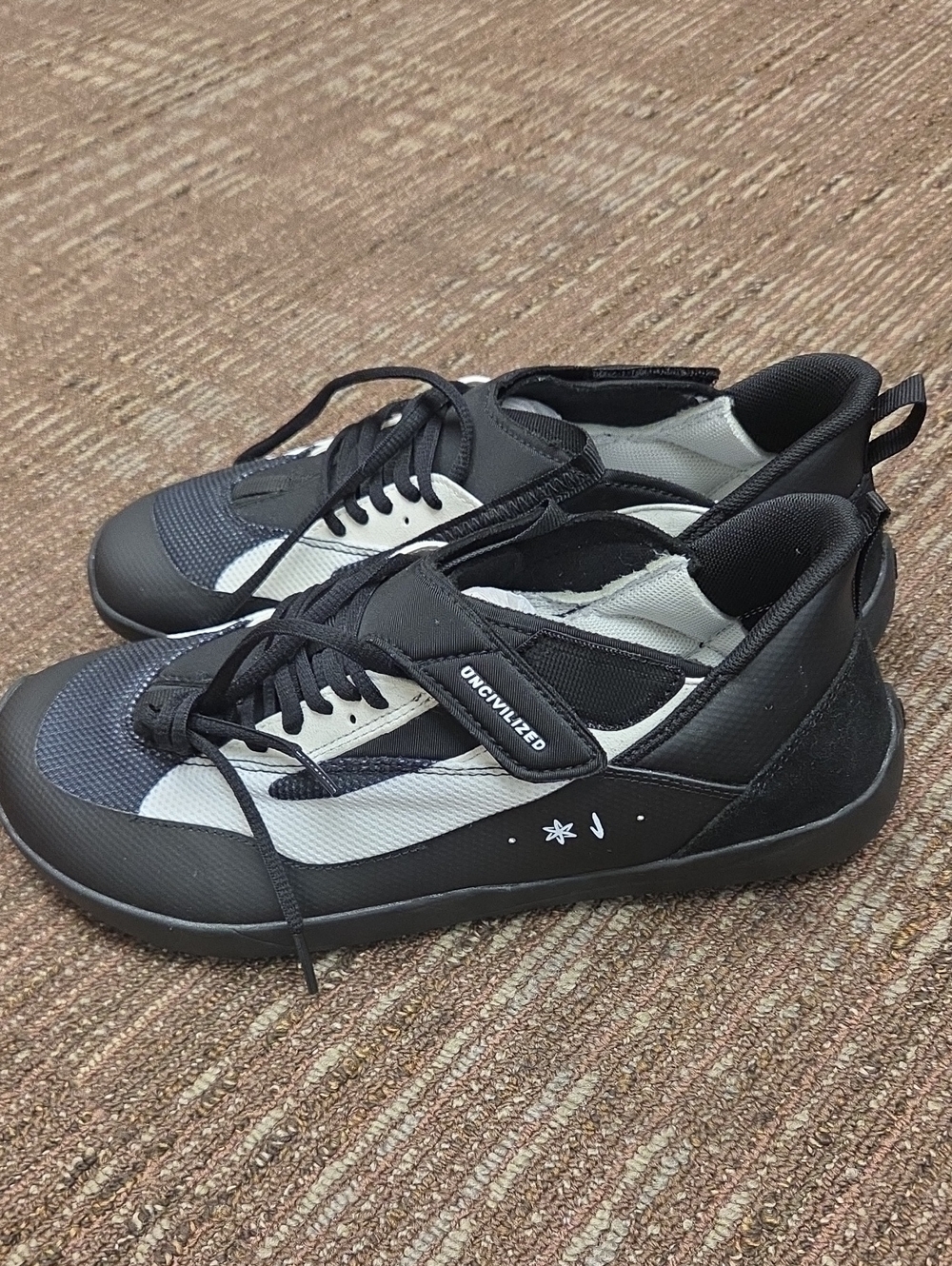 Men's Wide Toe Box Black and Light Gray Athletic Sneakers